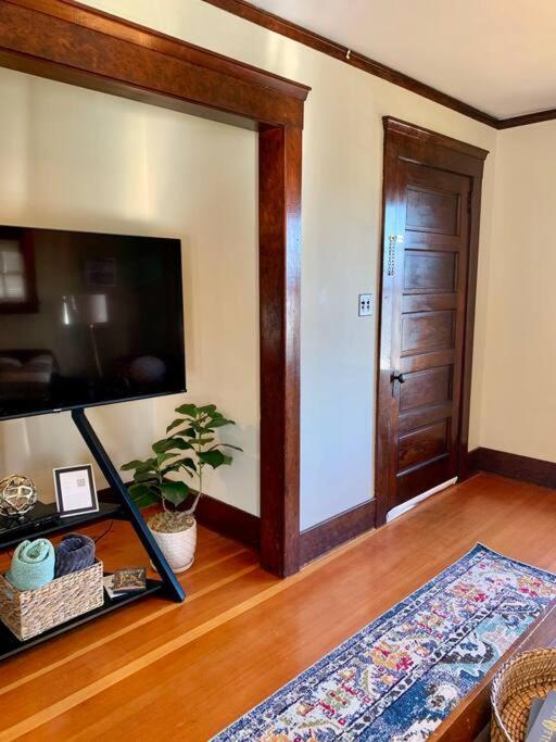 אסטוריה Historic Downtown Riverview Flat, No. 2 מראה חיצוני תמונה