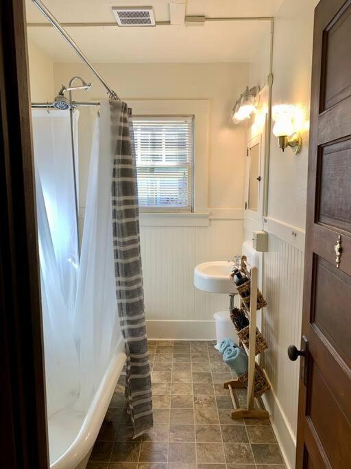 אסטוריה Historic Downtown Riverview Flat, No. 2 מראה חיצוני תמונה