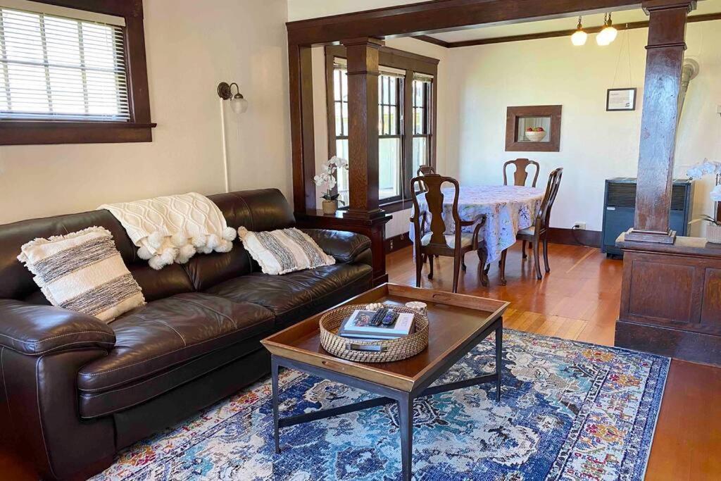 אסטוריה Historic Downtown Riverview Flat, No. 2 מראה חיצוני תמונה
