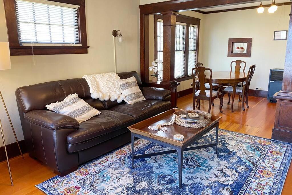 אסטוריה Historic Downtown Riverview Flat, No. 2 מראה חיצוני תמונה